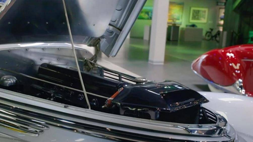 Nhưng bất kể những đường nét bên ngoài có độc lạ thế nào đi chăng nữa thì điểm thực sự đặc biệt của chiếc xe này lại nằm ở động cơ