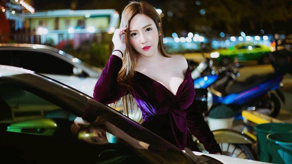 Ngoài ra cô còn là một trong những hot girl đình đám trên mạng xã hội với hàng trăm nghìn người theo dõi trên trang cá nhân