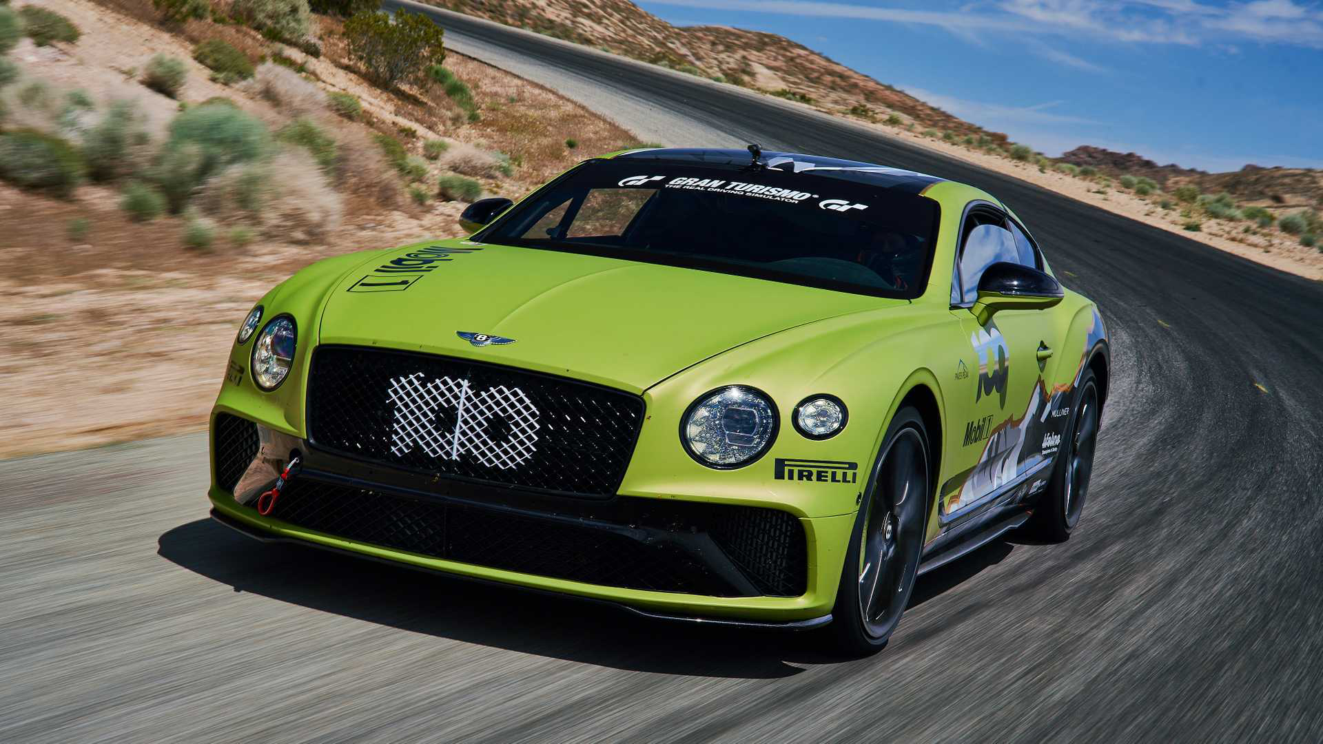 Hãng xe siêu sang Bentley chỉ sản xuất 15 chiếc Pikes Peak Continental GT và được phân phối đến thị trường Mỹ và New Zealand