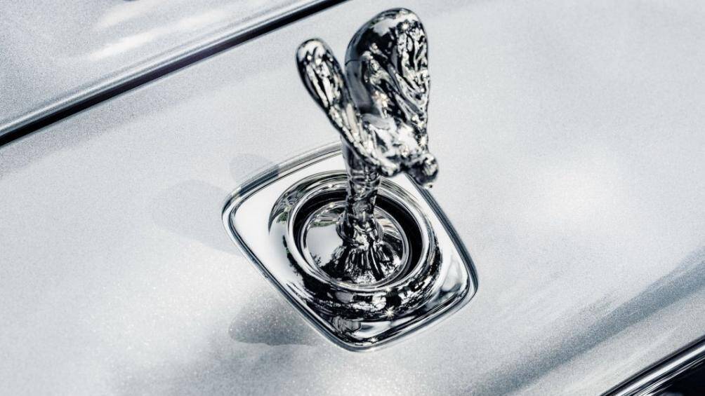 Hiện tại, Rolls-Royce vẫn chưa công bố bất cứ thông tin gì về động cơ cũng như hiệu năng của Dawn Silver Bullet