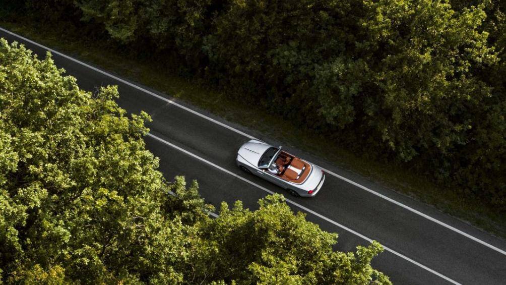 Dawn Silver Bullet được thiết kế lấy cảm hứng từ các mẫu Rolls-Royce thịnh hành trong những năm 1920 với kiểu dáng thiết kế cổ điển