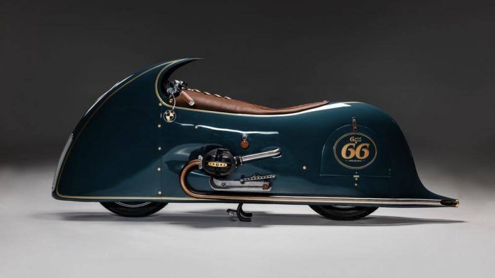 Đây là một sản phẩm độ của Dirk Oehlerking (thuộc Kingston Customs) có tên BMW R100 RS Good Ghost