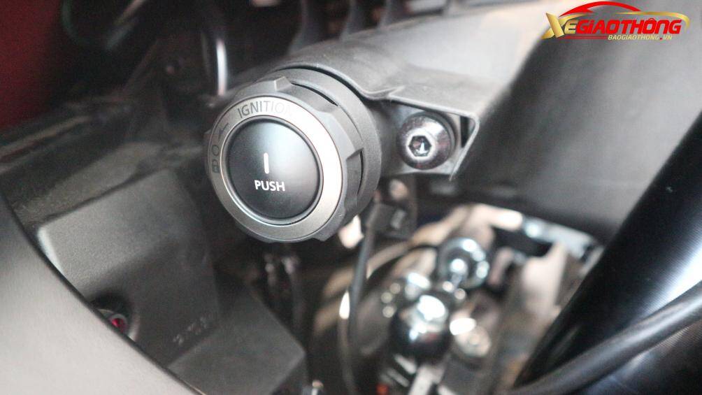 Công tắc mở khóa của "bò rừng" Honda CBR1000RR-R Fireblade 2020