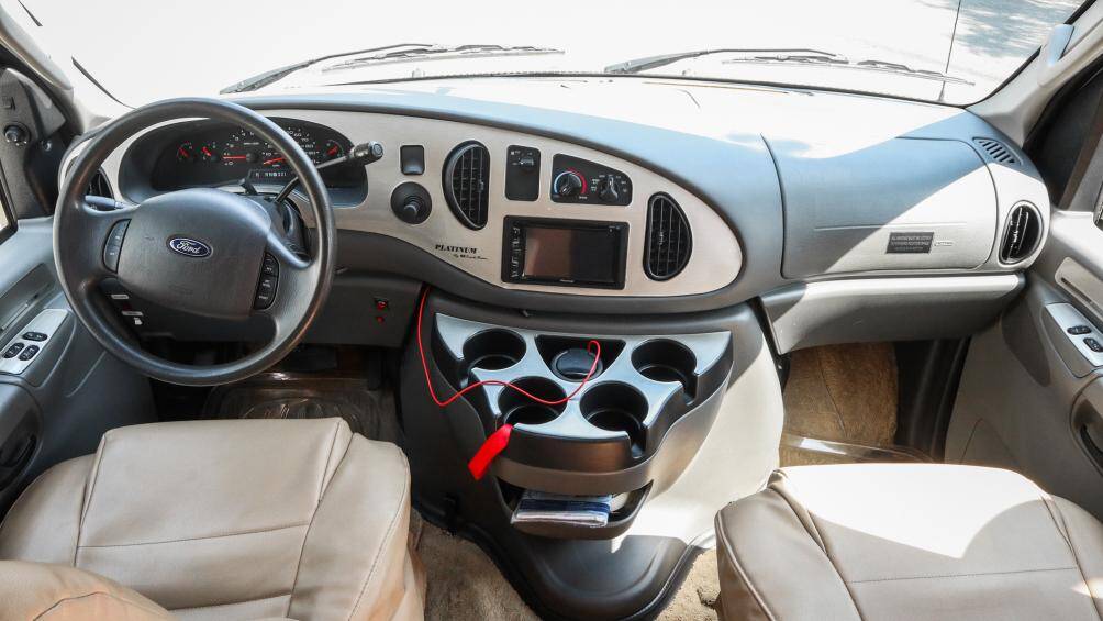 Xe phát triển dựa trên khung gầm của Ford E-450 Super Duty.