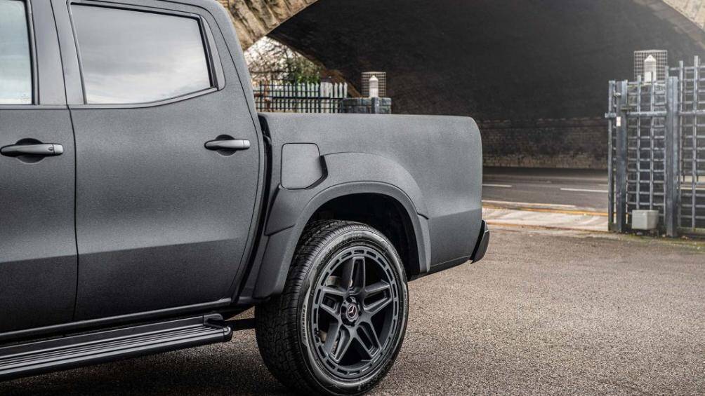 Kết hợp với đó chính là các chi tiết nâng cấp ngoại thất như lưới tản nhiệt mới, vè ốp hông mới