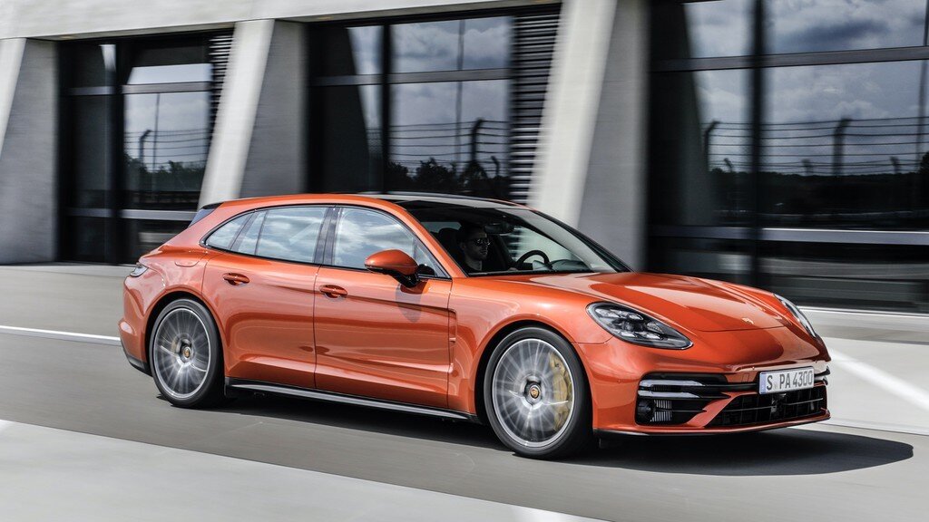 Cuối cùng, bản Panamera GTS với động cơ V8 tăng áp kép nay cũng có công suất mạnh hơn 20 mã lực, đạt 473 mã lực và mô-men xoắn cực đại 620Nm