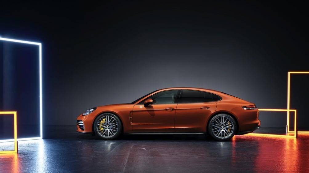 Porsche Panamera 2021 đã chính thức trở thành mẫu xe hạng sang nhanh nhất tại đây với thời gian hoàn thành một vòng dài 20,832km là 7 phút 29,81 giây
