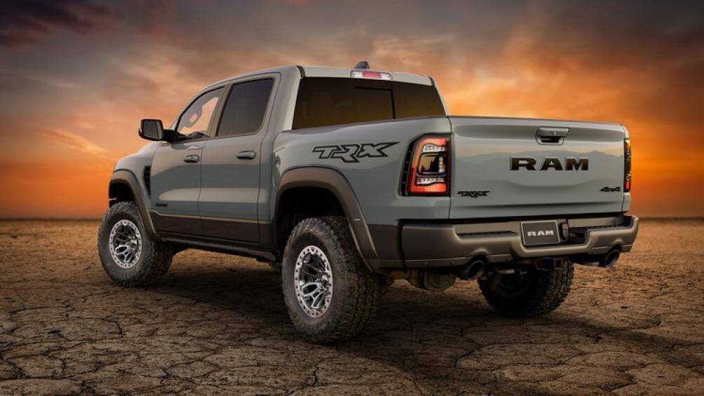 Giá bán của bản này sẽ là 92.010 USD (2,1 tỷ đồng), bao gồm gói nâng cấp nội thất cấp độ 2 trị giá 7.920 USD (183 triệu đồng)