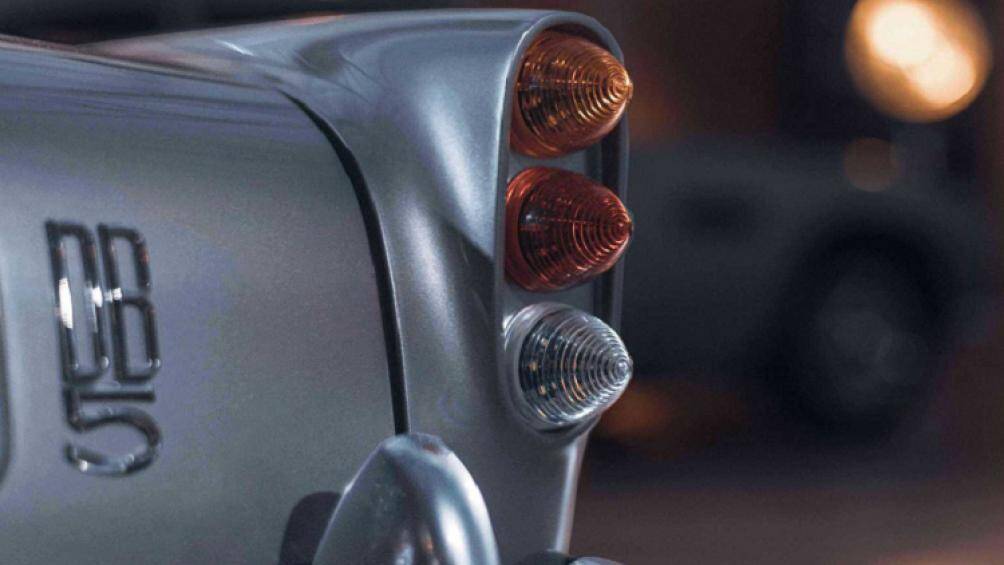 Là một mẫu xe điện hiện đại, DB5 Junior có 3 chế độ lái khác biệt gồm Novice, Expert, và Race