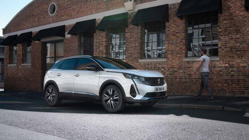 Ngoài ra, sẽ có thêm 2 tùy chọn động cơ xăng và 1 tùy chọn động cơ diesel