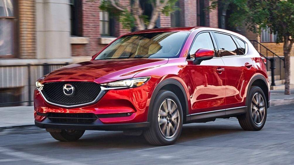 Mazda CX-5 2.5 2WD tiêu thụ nhiên liệu 7,76 lít/ 100 km đường hỗn hợp. Xe hiện có giá bán tại Việt Nam từ 899 - 999 triệu đồng