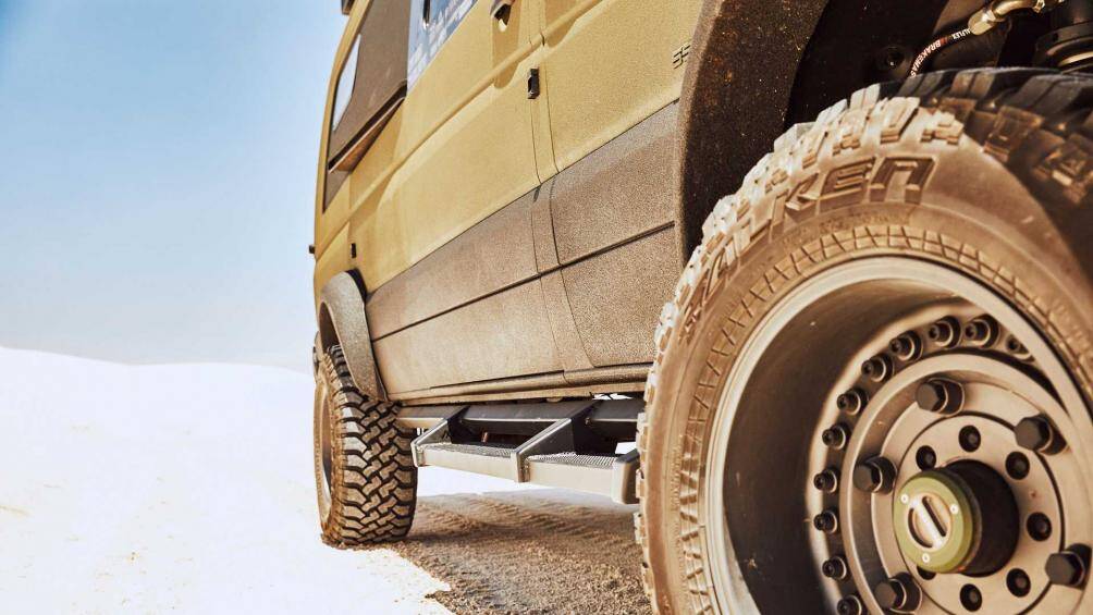 Xe sử dụng dẫn động cầu trước, khoảng sáng gầm xe 220 mm