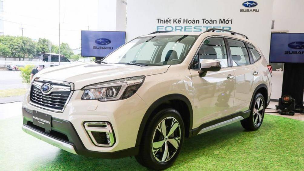 Subaru Forester 2.0i-S tiêu thụ nhiên liệu hỗn hợp chỉ 8 lít/ 100 km. Xe có giá bán 1,029 tỷ đồng, nhập khẩu nguyên chiếc từ Thái Lan