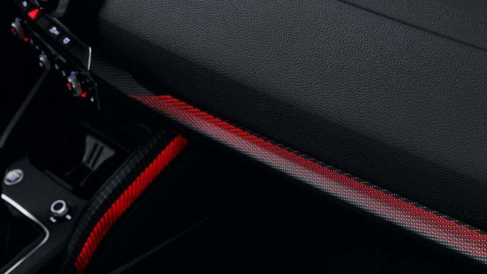 Về những trang bị an toàn, Q2 2021 cung cấp hệ thống cảm biến trước tiêu chuẩn và cảnh báo chệch làn đường