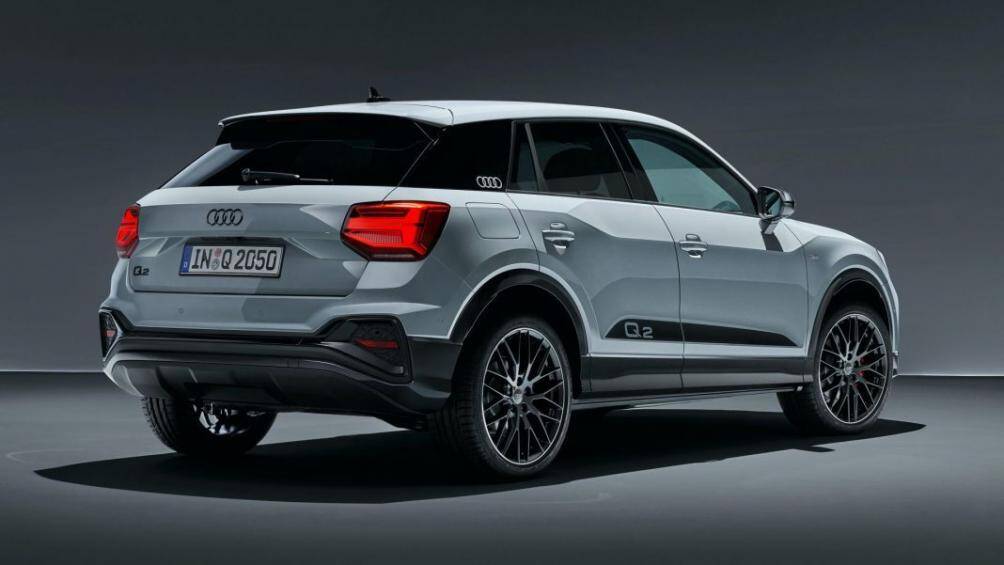 Lưới tản nhiệt đặc trưng của Audi cũng được thiết kế rộng hơn cùng các nan lưới được chế tạo với họa tiết mới và được đặt thấp hơn so với phiên bản trước