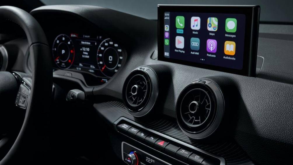 Khoang nội thất của Audi Q2 2021 được trang bị màn hình 12,3 inch và hệ thống định vị MMI 8,3 inch cũng là một tùy chọn