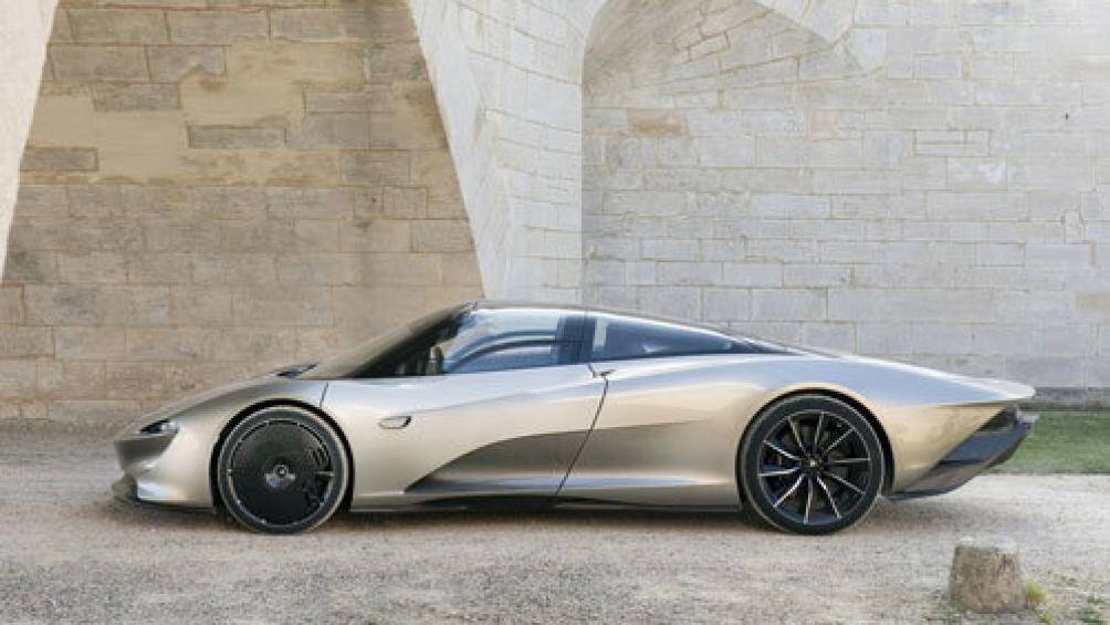 1. McLaren Speedtail 2021 (thời gian tăng tốc từ 0-100 km/h: 2 giây)