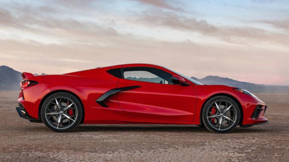 9. Chevrolet Corvette Stingray 2020 (thời gian tăng tốc từ 0-100 km/h: 3,1 giây)