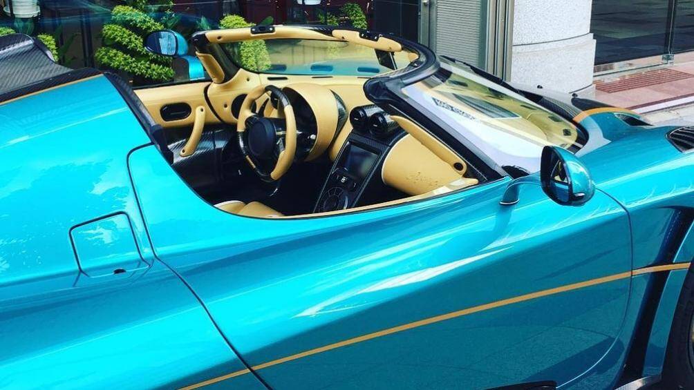 Nội thất siêu xe triệu đô Koenigsegg Agera RSR mang số khung 122 là màu nâu nhật với sợi carbon hoà vào nhau rất đẹp mắt và sành điệu