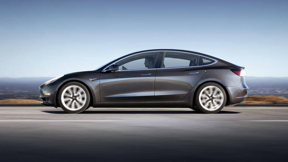 10. Tesla Model S mất trung bình 50,7 ngày để bán lại 1 chiếc xe đã qua sử dụng, giá bán trung bình 53.776 USD