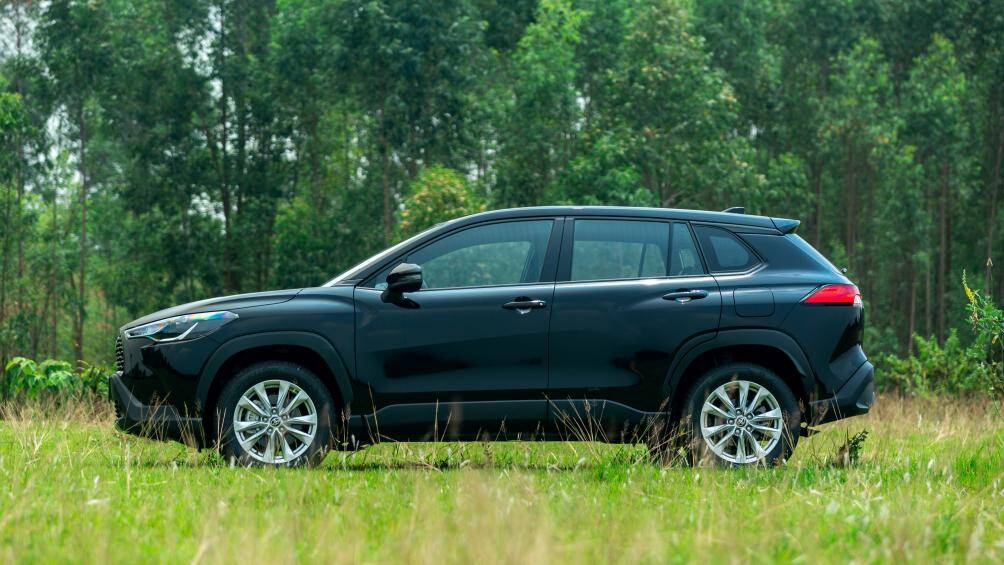 Phiên bản Toyota Corolla Cross 1.8G có kích thước Dài x Rộng x Cao đạt 4.460 x 1.825 x 1.620 mm, chiều dài cơ sở 2.640 mm và khoảng sáng gầm xe là 161 mm