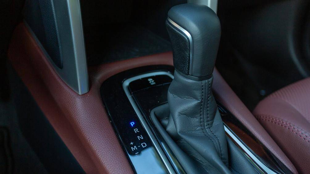 Loại hộp số xe sử dụng là loại CVT, cho phép xe di chuyển êm ái, sang số mượt mà và tiết kiệm nhiên liệu