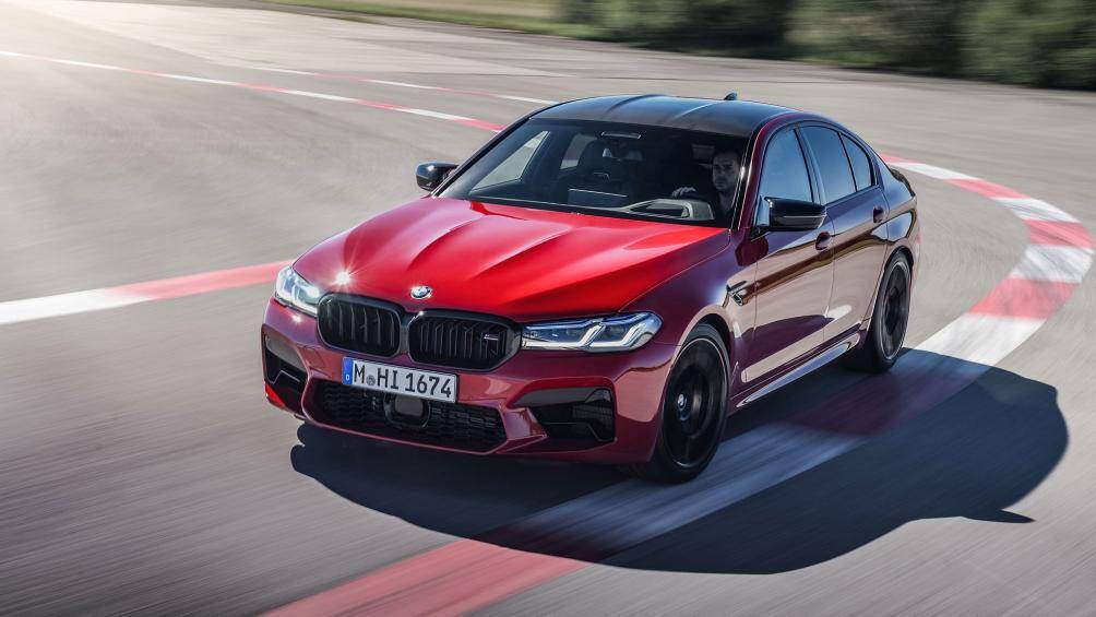 6. BMW M5 Competition (thời gian tăng tốc từ 0-100 km/h: 3,3 giây, vận tốc tối đa: 305 km/h)