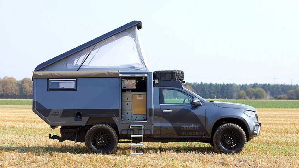 Bên cạnh đó, ghế ngồi ngay cạnh bếp nấu nướng cũng có thể chuyển đổi được thành một chiếc giường nhỏ để nghỉ ngơi nếu không muốn leo lên mui xe