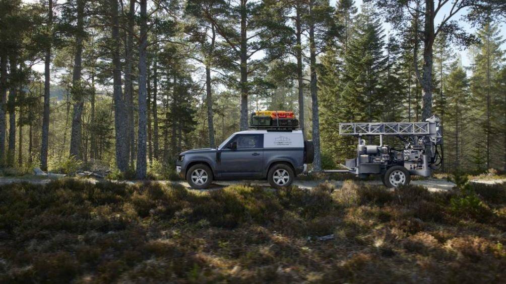 Phiên bản Hard Top cũng thể hiện khả năng kéo ấn tượng tới 3.500kg. Phiên bản này cũng sẽ có khả năng lội qua vùng nước sâu tới 900mm