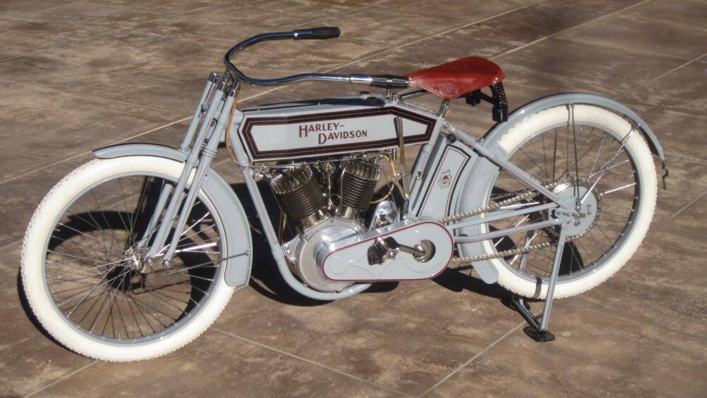 Model 8A 1912 là chiếc Harley với động cơ hai xi-lanh đầu tiên, chiếc xe cổ này đã đem lại cho chủ nhân của nó tới 215.000 USD