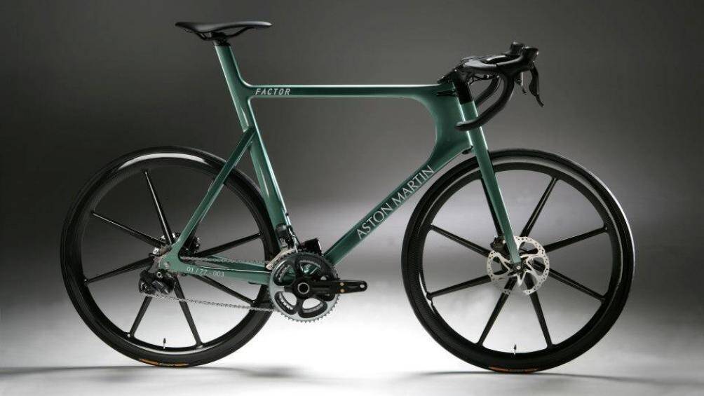 9. Aston Martin Limited Edice One - 77 Factor Cycle: Chiếc xe của Aston Martin hợp tác với Factor Bikes, giá bán lên tới 39.000USD (khoảng 900 triệu đồng)