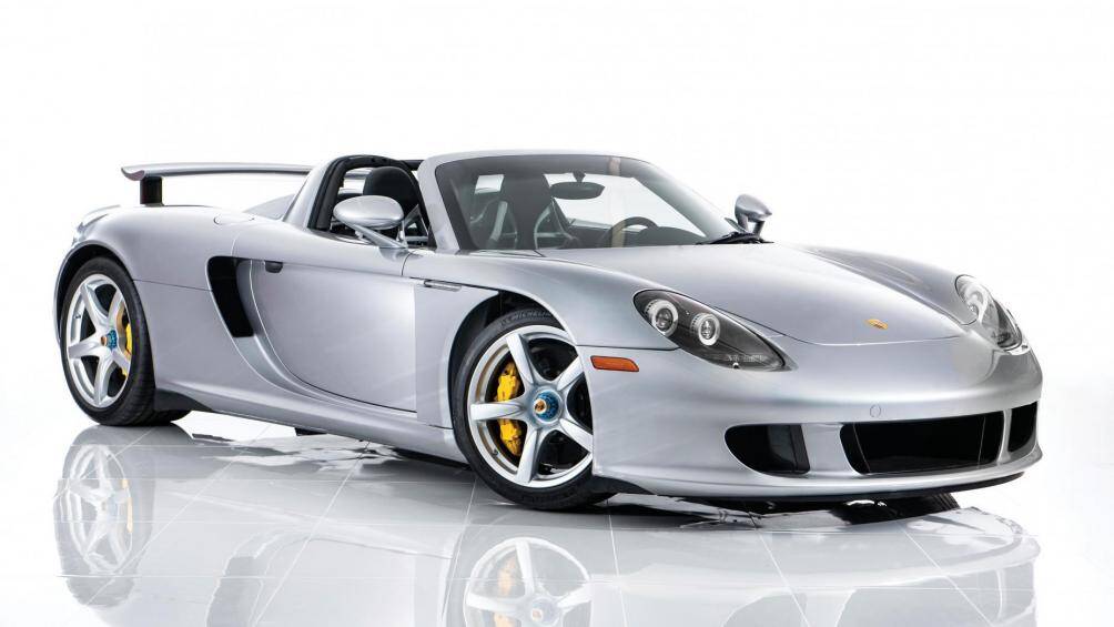 Porsche Carrera GT, tăng tốc 0-96 km/h trong 3,8 giây.
Vào năm 2004, để có một mẫu xe tăng tốc như Carrera GT là rất ít