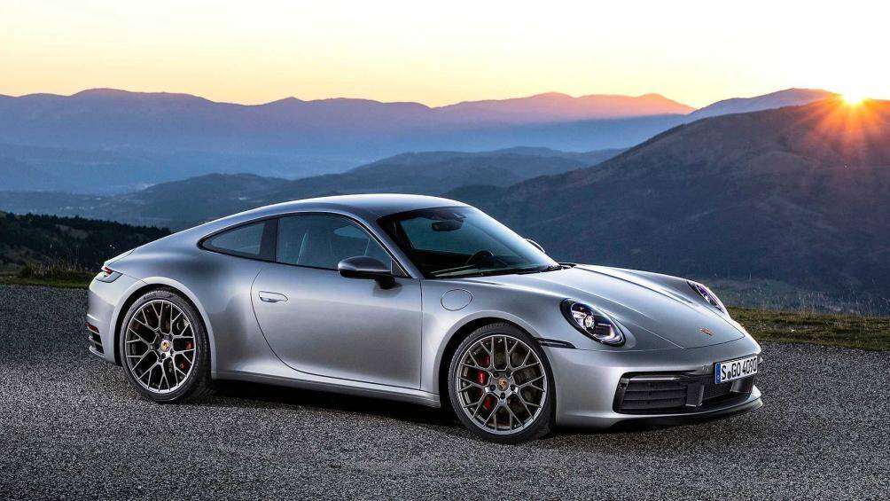 Porsche 911 Carrera S, tăng tốc 0-96 km/h trong 3 giây
Xe sở hữu động cơ 6 xi lanh tăng áp kép cho công suất 443 mã lực.
911 Carrera S phiên bản 2020 chỉ mất khoảng 8 giây để đạt vận tốc 160 km/h