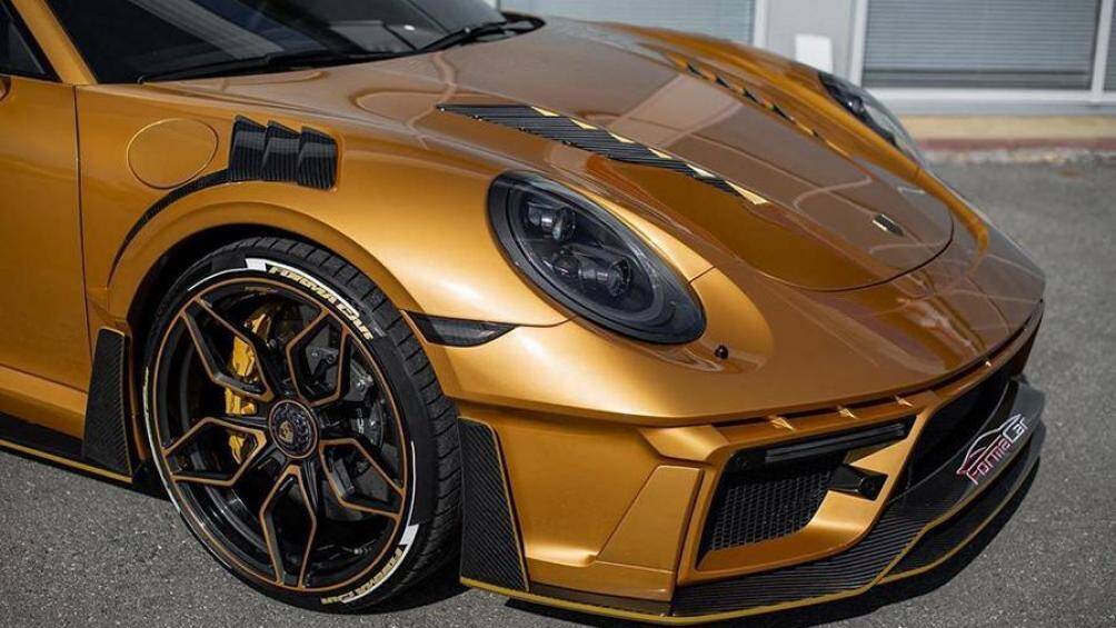 Ngay cái nhìn đầu tiên, ở phần đầu xe không quá khó để thấy có một khe hở lớn ở cản dưới