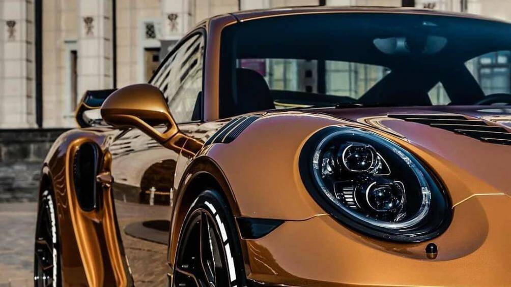 Thậm chí, theo hãng độ, vài bộ phận động cơ xe còn được thay thế bằng chất liệu sợi carbon pha sợi thủy tinh chịu nhiệt siêu đỉnh tới 120 độ C