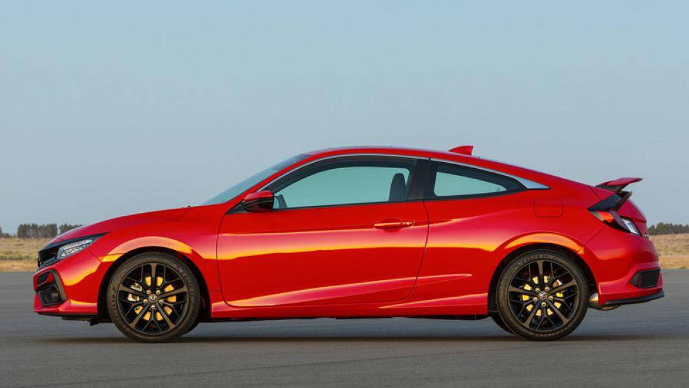 2. Honda Civic 2020 (điểm số: 8,5/10, giá khởi điểm: 19.850 USD)