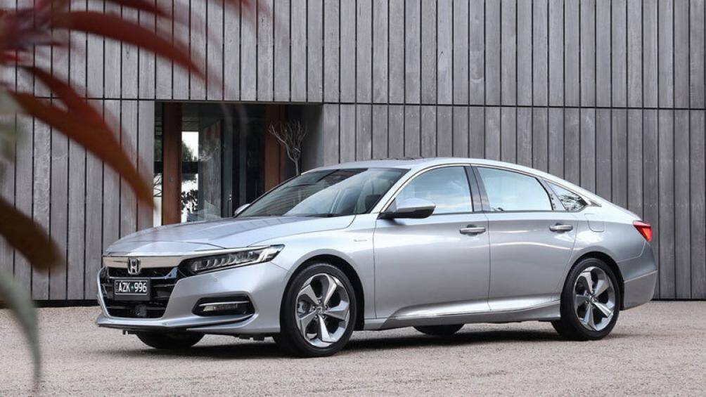 6. Honda Accord 2020 (điểm số: 8,3/10, giá khởi điểm: 24.020 USD)