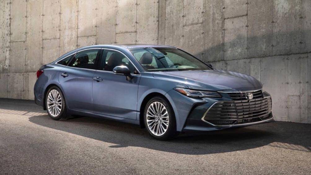 7. Toyota Avalon 2020 (điểm số: 8,3/10, giá khởi điểm: 35.875 USD)