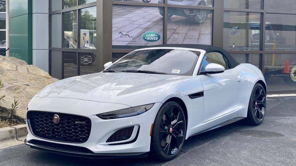 10. Jaguar F-Type Convertible 2021 (giá khởi điểm: 84.900 USD)