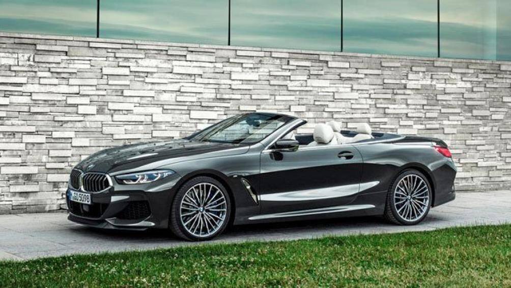 11. BMW 8 Series Convertible 2020 (giá khởi điểm: 100.300 USD)