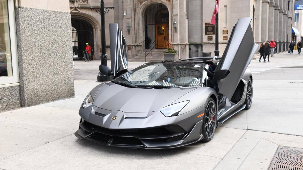 12. Lamborghini Aventador Roadster 2020 (giá ước tính: 470.000 USD)