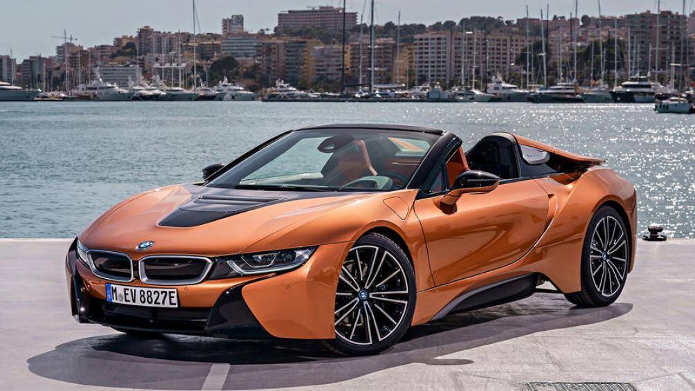 6. BMW i8 Roadster 2020 (giá khởi điểm: 163.300 USD)