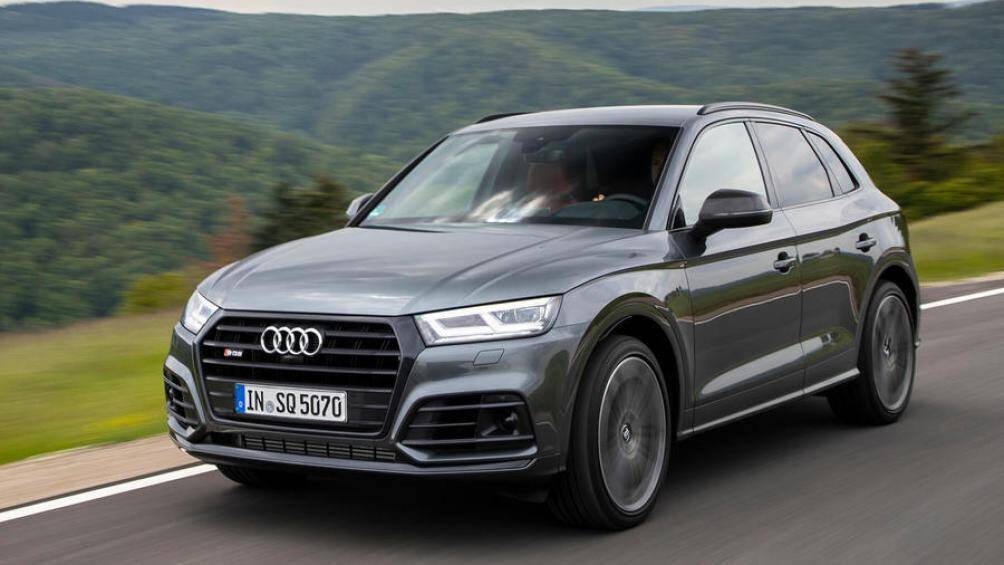 Audi SQ5 là mẫu xe hiệu suất cao, được sản xuất dựa trên Q5 nhưng công suất lớn hơn 101 mã lực, đạt tới mức 369 mã lực đi kèm hệ dẫn động 4 bánh toàn thời gian