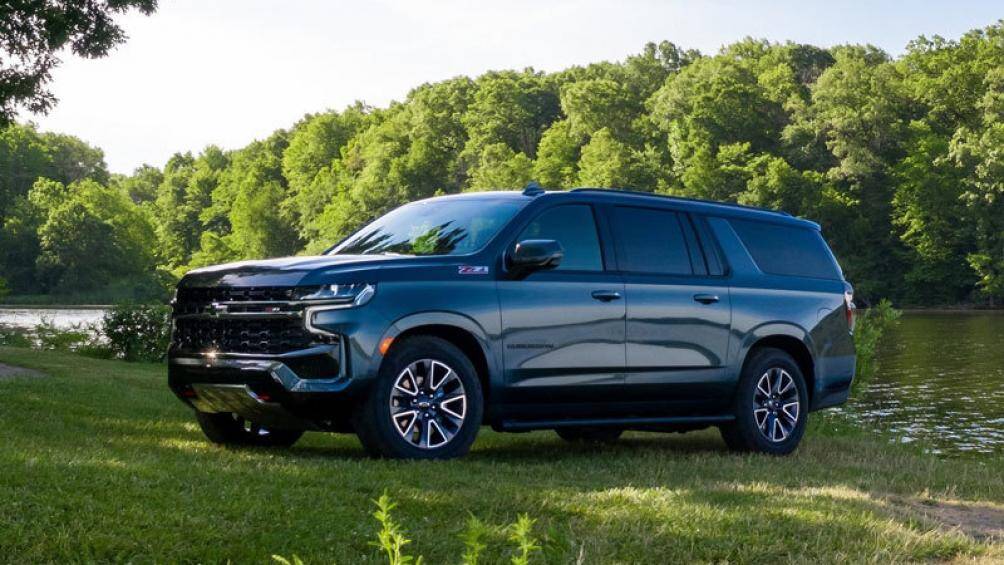 7. Chevrolet Suburban 2020 (giá khởi điểm: 51.700 USD, điểm tổng thể: 7,7/10)