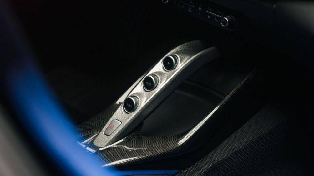 Ferrari 812 Superfast sử dụng động cơ V12 6,5 lít mạnh mẽ, nhưng Ferrari chưa cho biết thông tin chi tiết về sức mạnh của Omologata