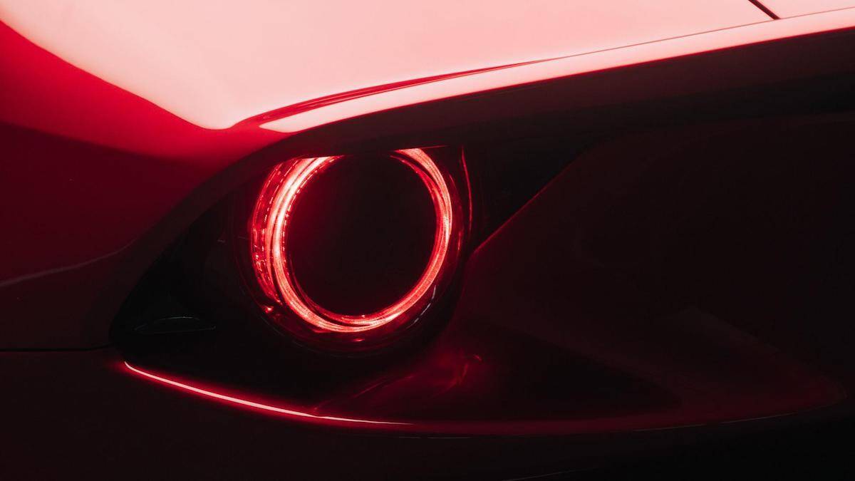 Thay cho thiết kế đèn hậu kép dạng tròn trên 812 Superfast, Omologata được thiết kế với đèn hậu tròn lớn thụt vào phía trong