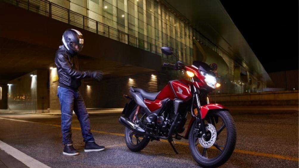 Đặc biệt, toàn bộ khung xe được thiết kế mới hoàn toàn, giúp cho xe bắt mắt hơn và cải thiện độ ổn định hơn