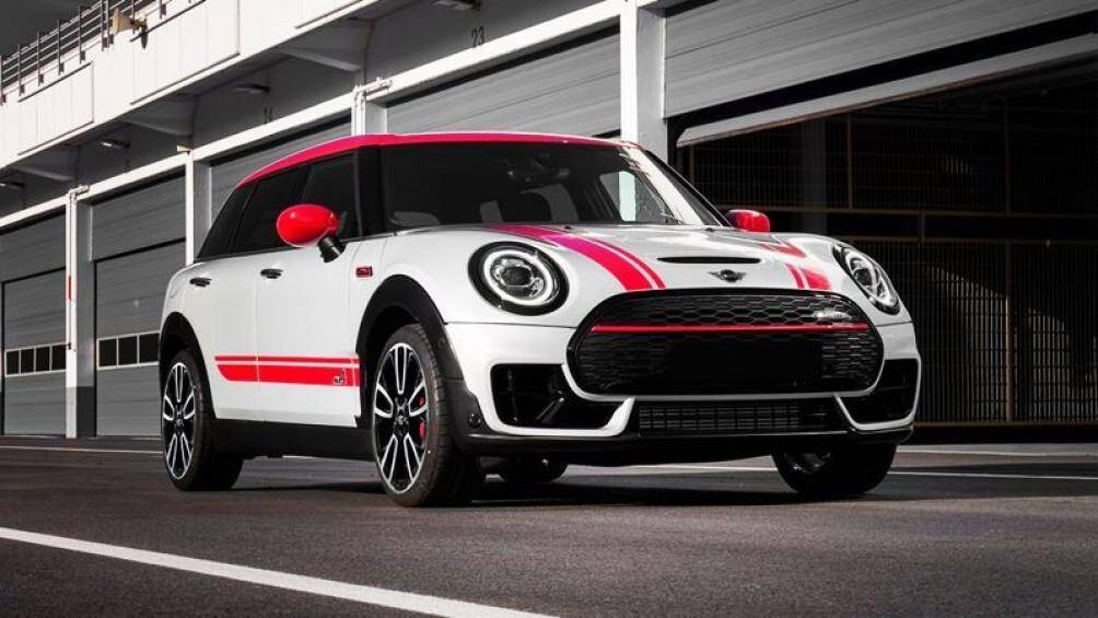 5. Mini Cooper Clubman 2021 (giá khởi điểm: 29.900 USD)