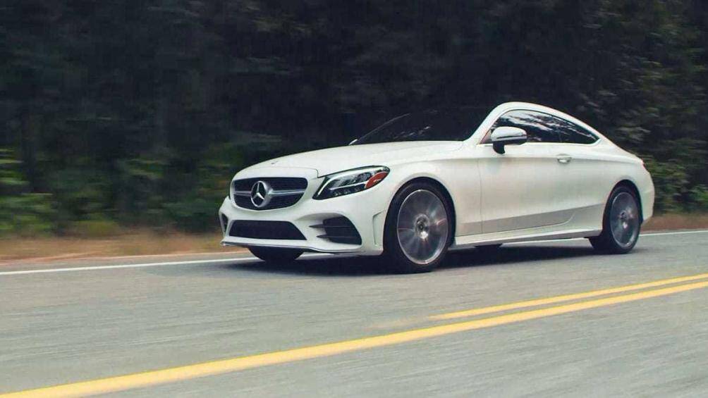 Mercedes-Benz C-class
Mẫu xe hạng C đến từ Đức này được trang bị phanh khẩn cấp chủ động, camera 360, cảnh báo điểm mù. Ngoài ra, Mercedes-Benz C-Class cũng đã đạt điểm cao trong 2 bài kiểm tra của NHTSA và IIHS