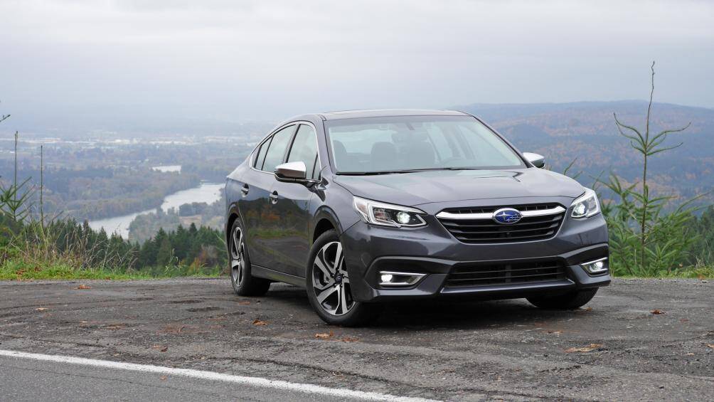 Subaru Legacy
Tương tự như 2 mẫu xe đồng hương đến từ Nhật, Subaru Legacy đạt được điểm số cao trong các thử nghiệm va chạm và có khả năng giảm thiểu va chạm tốt. Subaru Legacy được IIHS đánh giá loại tốt trong cả 6 bài kiểm tra